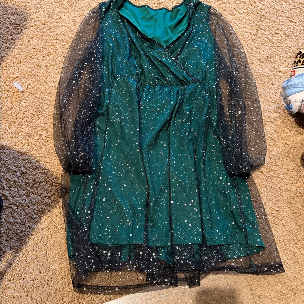 Elegant Green Dress with Sheer Overlay